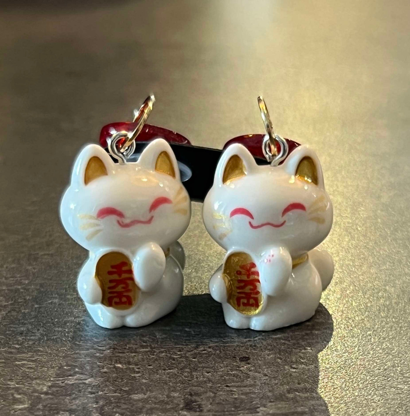 Popping Candy Dangle Earrings - Maneki-Neko White
