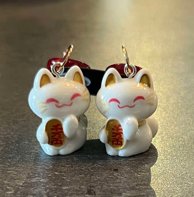 Popping Candy Dangle Earrings - Maneki-Neko White