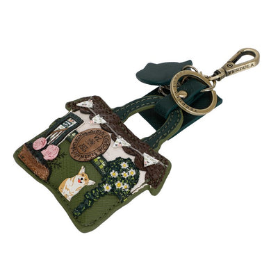 Vendula The Queen Elizabeth Pub Key Charm