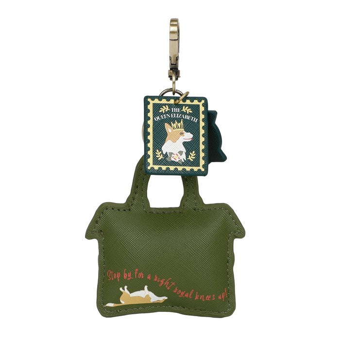 Vendula The Queen Elizabeth Pub Key Charm