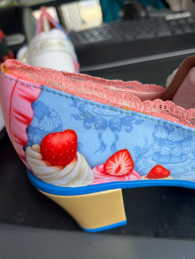 IMPERFECT 32 - Marie Antoinette Mid Heel US6/VZ36