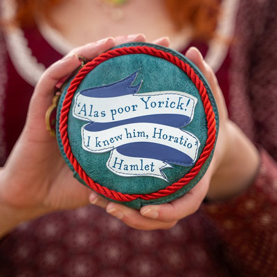 Vendula Shakespeare's Theatre - Hamlet Round Coin Purse